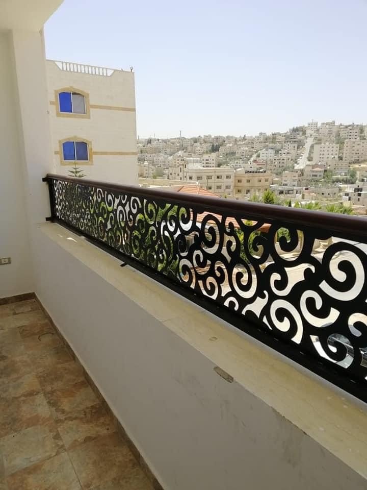 نقوش ليزر على الحديد